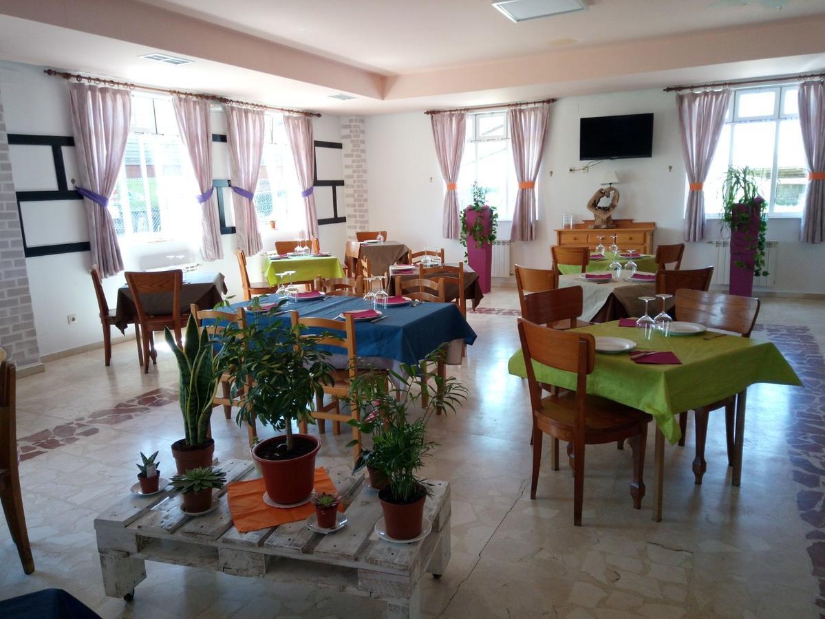 Hostal El Tropezon Matallana de Valmadrigal Екстериор снимка