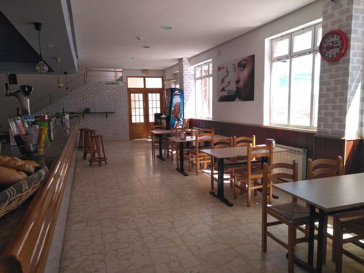 Hostal El Tropezon Matallana de Valmadrigal Екстериор снимка
