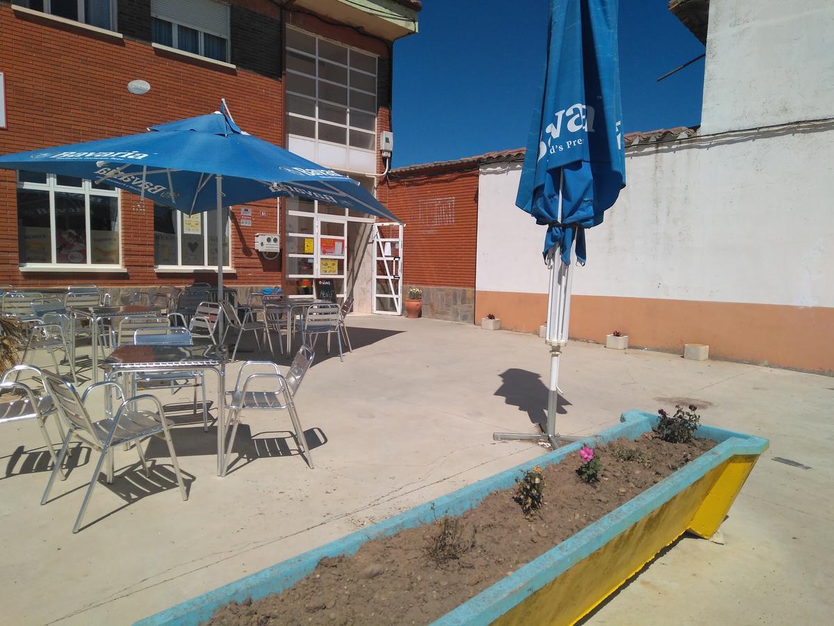 Hostal El Tropezon Matallana de Valmadrigal Екстериор снимка
