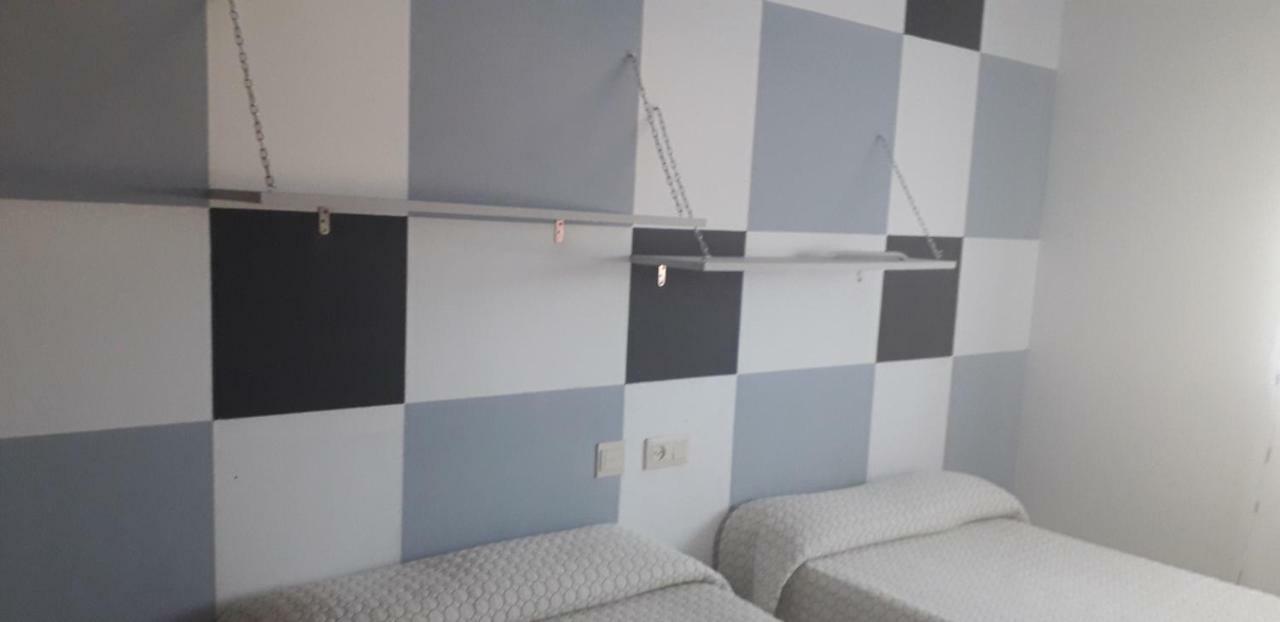 Hostal El Tropezon Matallana de Valmadrigal Екстериор снимка