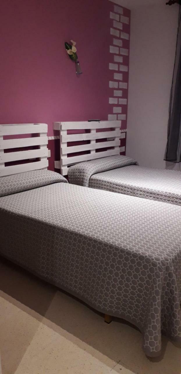 Hostal El Tropezon Matallana de Valmadrigal Екстериор снимка
